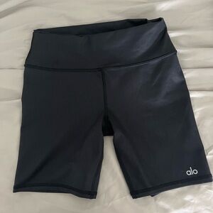 ALO BLACK BIKER SHORTS